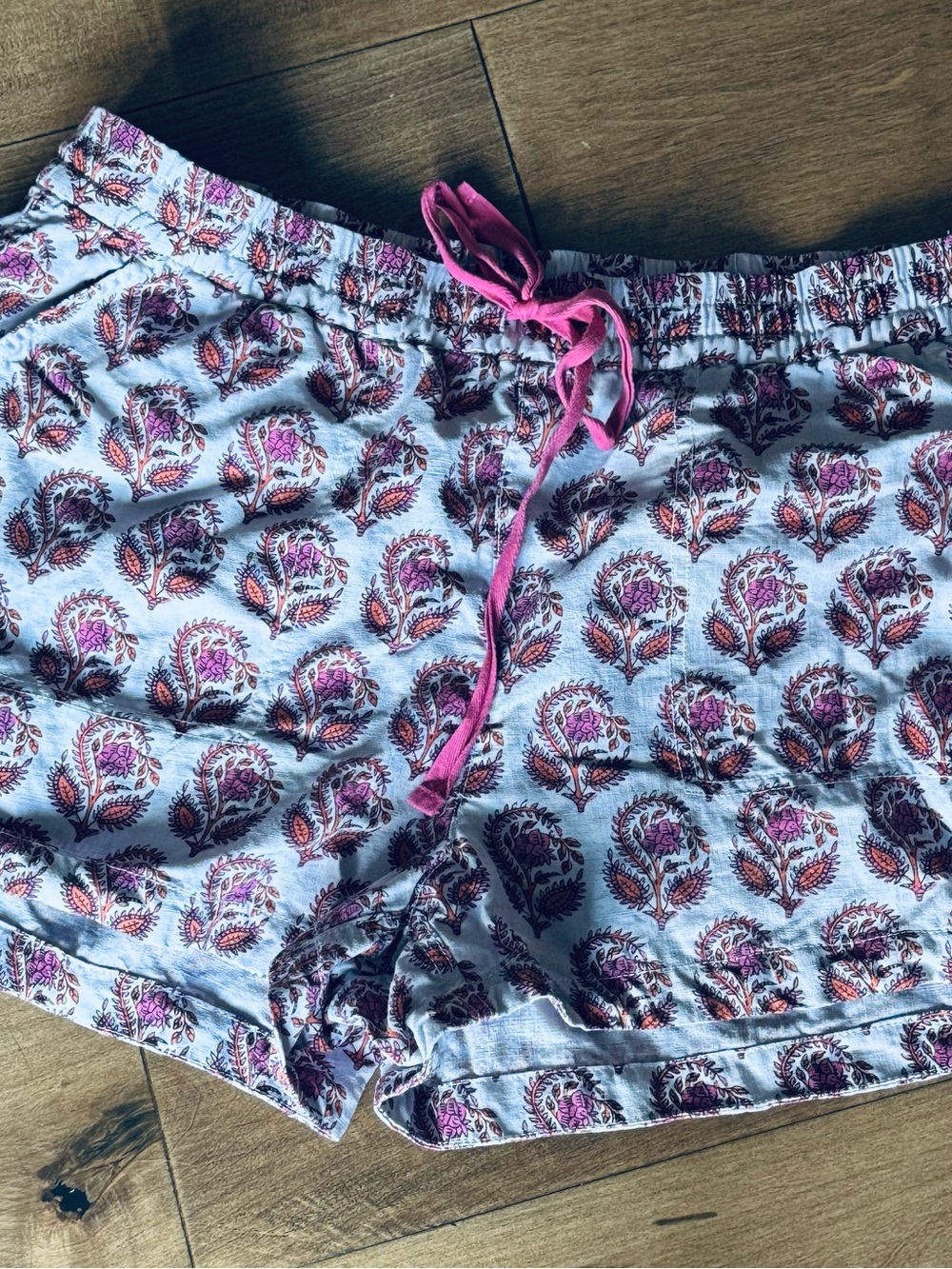 Women's lavender Floral linen shorts